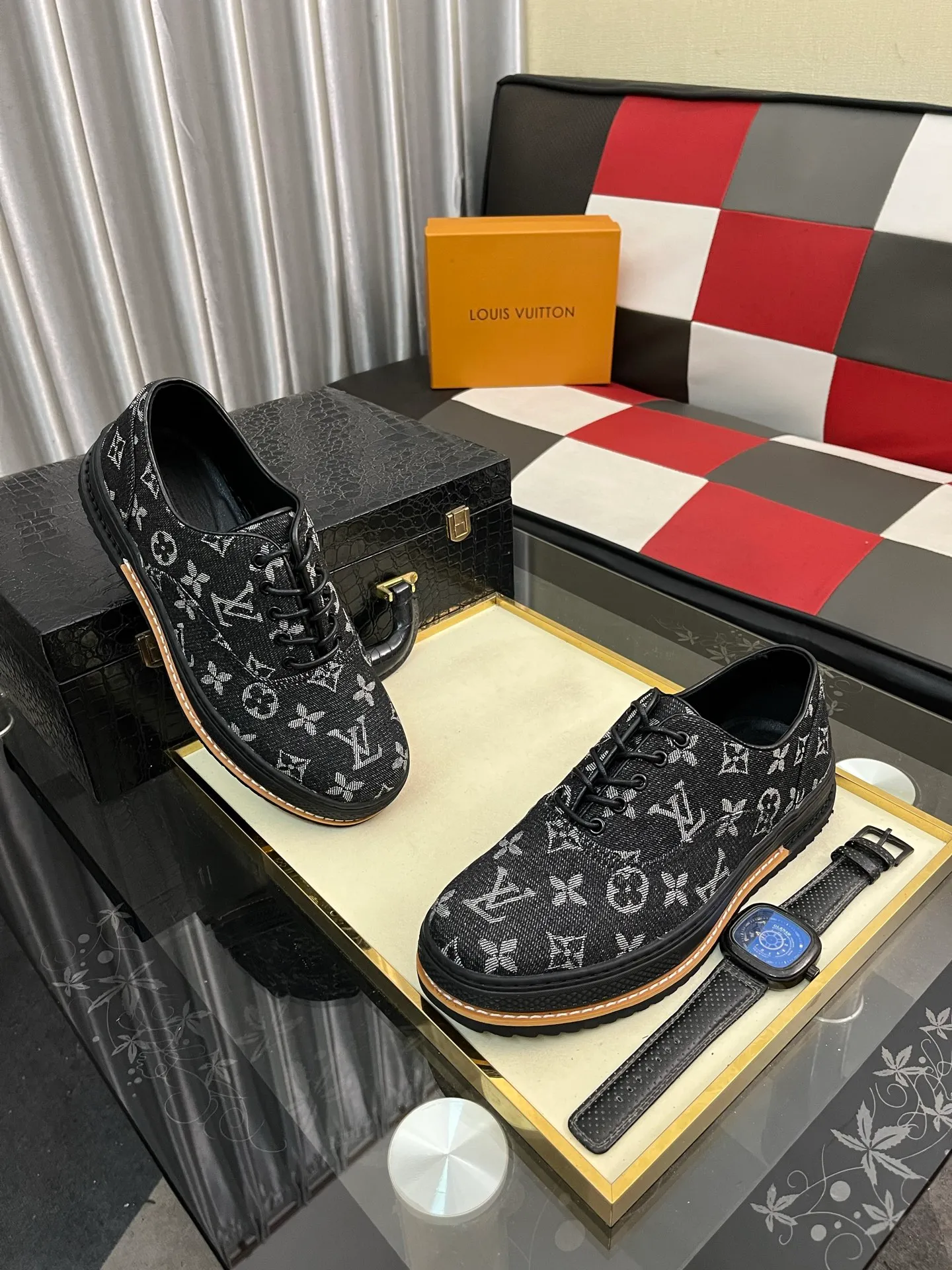 Men's Men's Shoes 💰420⌚️⌚️🇮🇹🇮🇹LV Louis Vuitton. The latest trendy casual shoes are popular in physical stores in sizes 38-44. New spring and summer comfortable imported custom original cowhide, unique jacquard fabric element design. Paired with sheepskin lining, Lv original bottom, [taiyang][taiyang] high-end packaging and high quality💪Details determine the quality, you can enter and leave the counter at will, welcome to compare🇮🇹